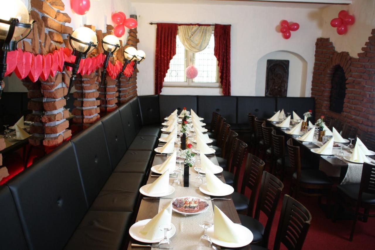 Hotel Restaurant Balkan Trier Bagian luar foto