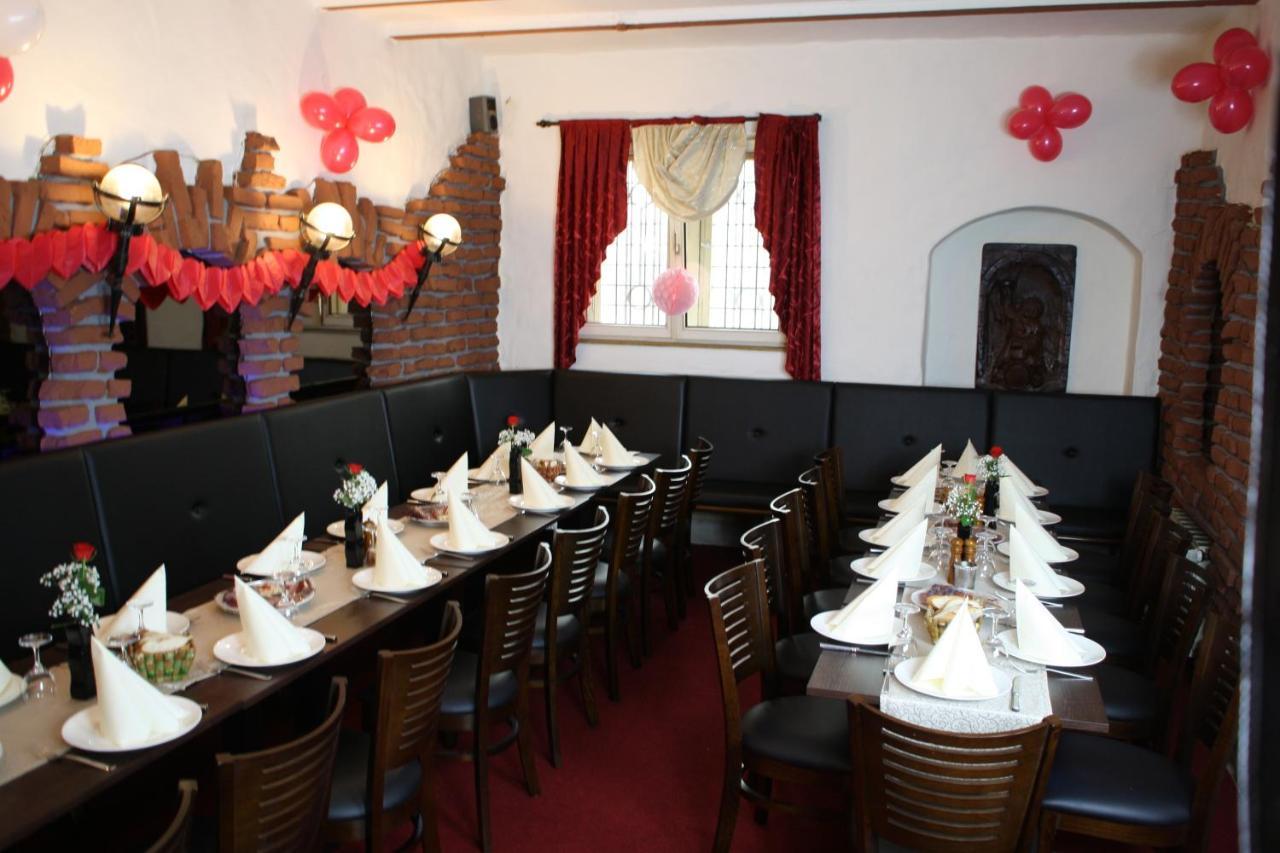 Hotel Restaurant Balkan Trier Bagian luar foto